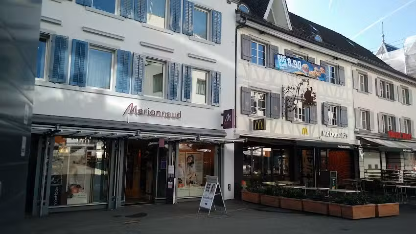 McDonald&rsquo;s Restaurant