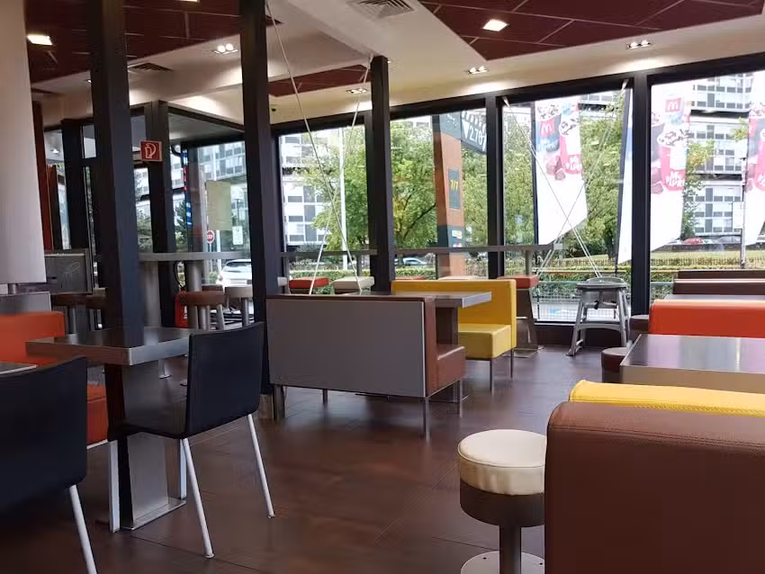 McDonald&rsquo;s Restaurant