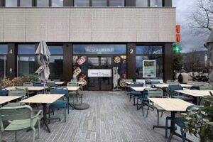 Migros Restaurant &ndash; Ch&ecirc;ne-Vert