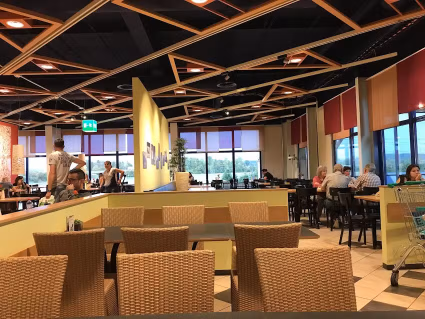 Migros Restaurant &ndash; Egerkingen &ndash; G&auml;upark