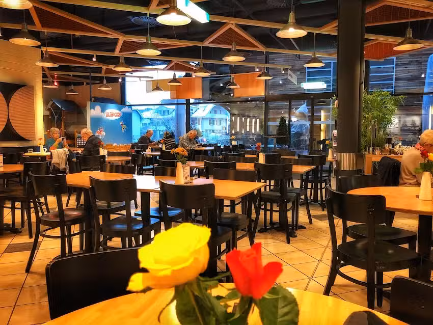 Migros Restaurant &ndash; K&ouml;niz &ndash; Bl&auml;uacker