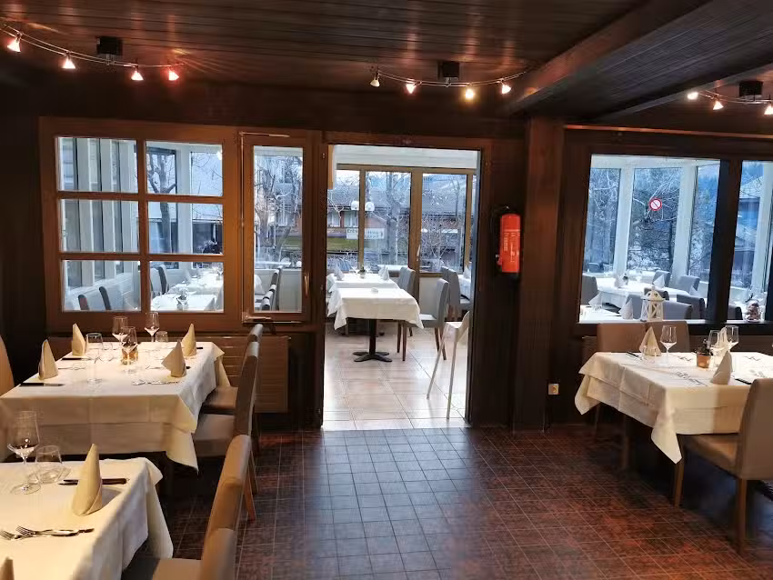 Mira&rsquo;s Steakhouse