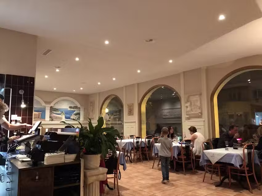 Nikos Griechische Taverne