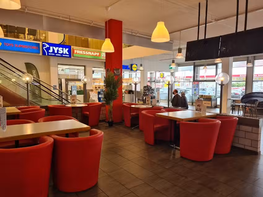 Parl&egrave; Cafe & Food