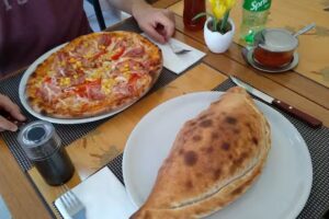 Pizza Vesuvio