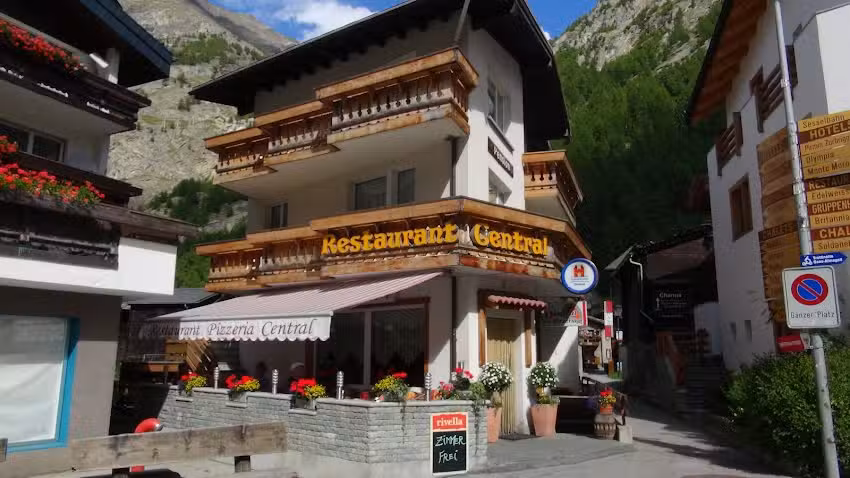 Pizzeria Restaurant Central