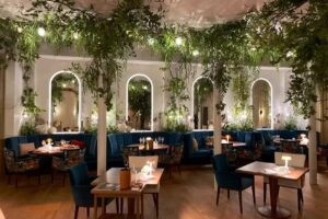 Radius by Stefan Beer