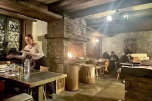 Restaurant Alpenr&ouml;sli & Oma&rsquo;s Walliserstube