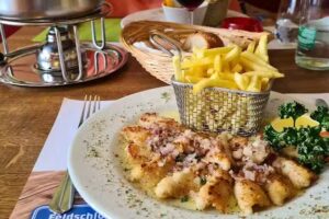 Restaurant de la Gare. Salle au 1 &ndash; er etage