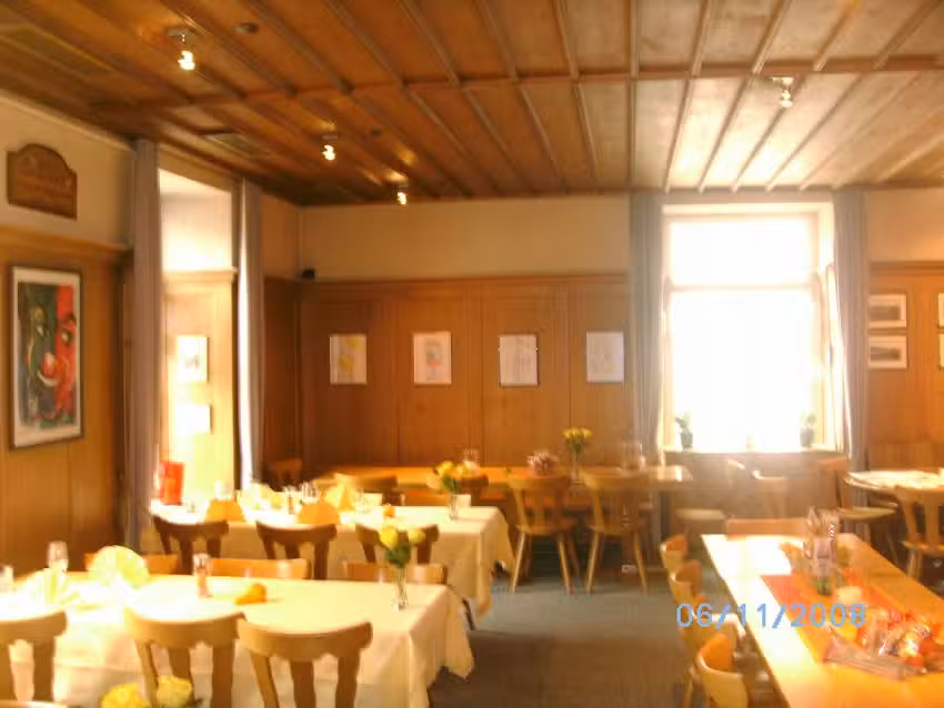 Restaurant Gemeindehaus Hallau GmbH