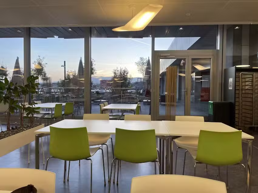 Restaurant La Poste Montbrillant