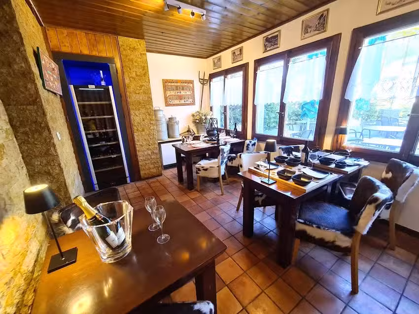 Restaurant La Vache Perch&eacute;e