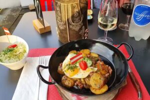 Restaurant, Minigolf & Pingpong