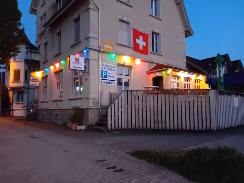 Restaurant National / Natz