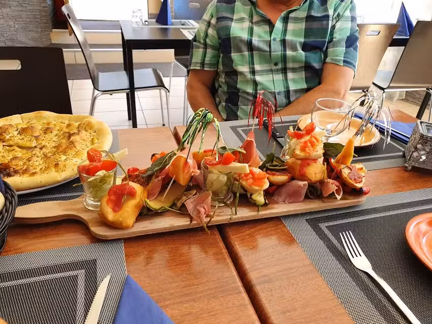 Restaurant Pizzeria O&lsquo; SOL &Eacute; NAPUL&Eacute;