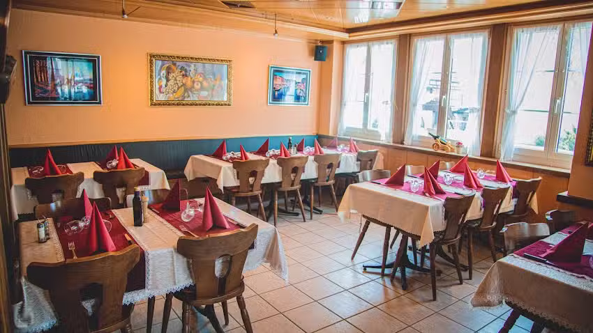 Restaurant Pizzeria R&ouml;ssli