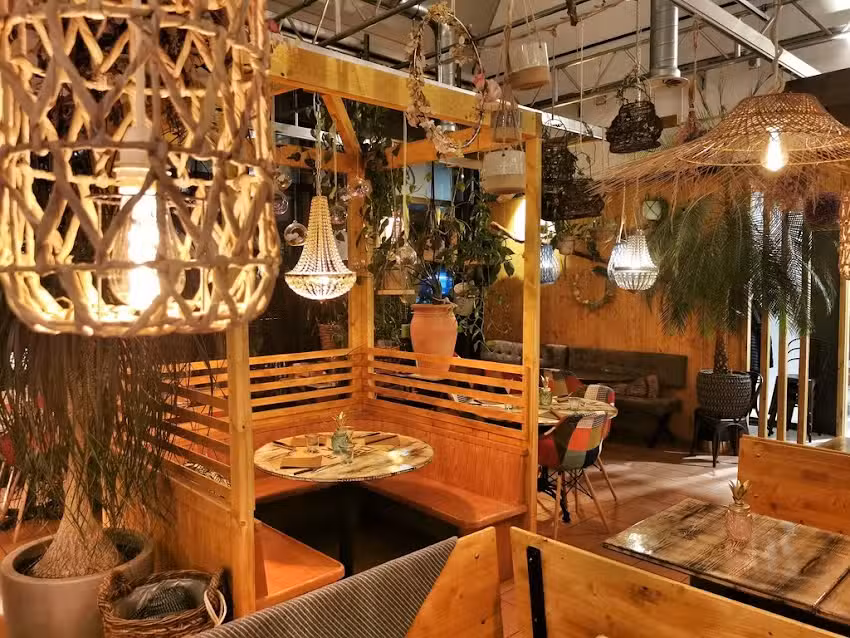 Restaurant/TakeAway Zone 11