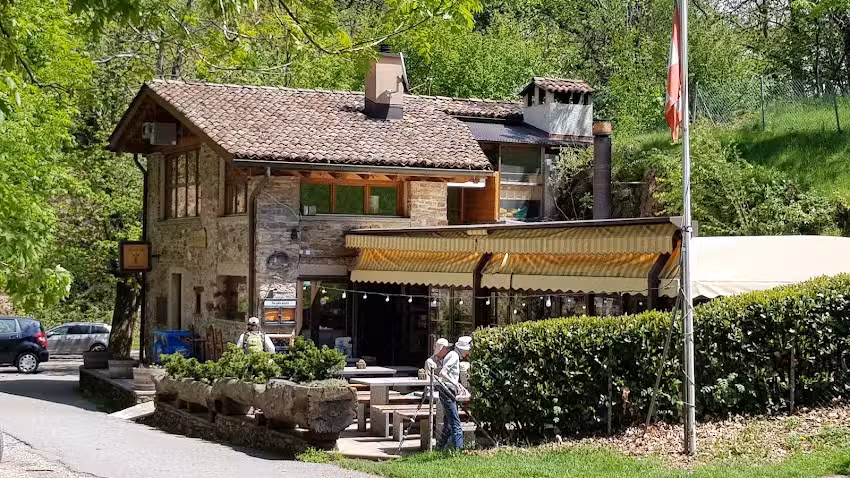 Ristorante-Grotto Pan Perd&uuml;