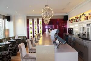 Riverside Caf&eacute;