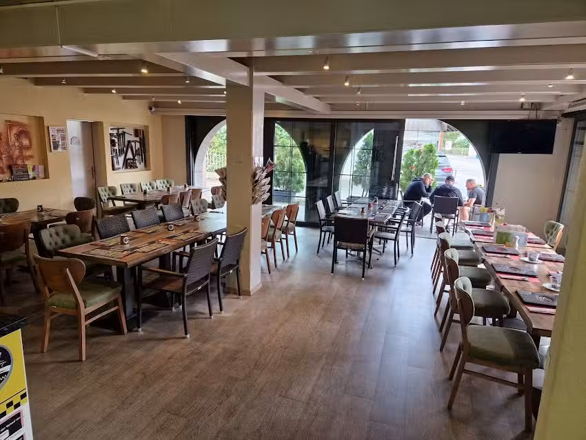 Schmitte Best Pizza & Caf&eacute;