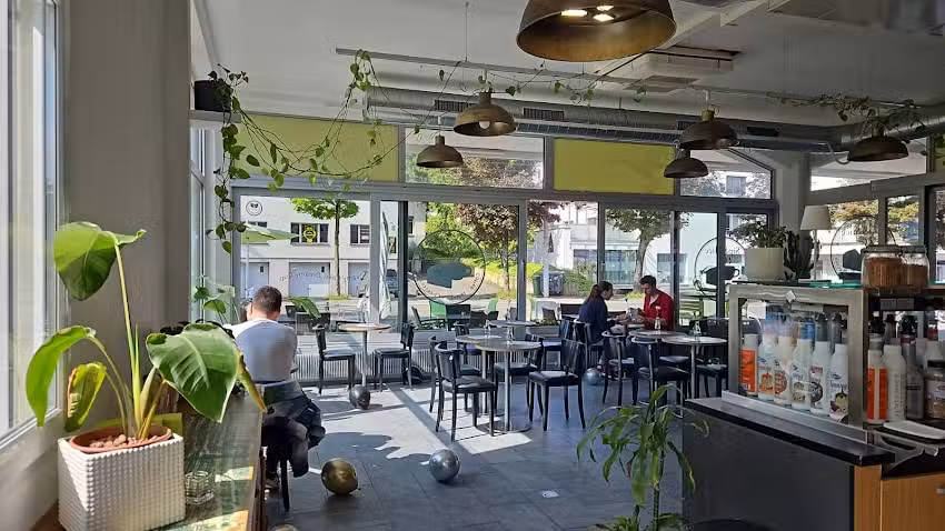 Sip & Slice &ndash; Coffee &ndash; Matcha &ndash; Cheesecake