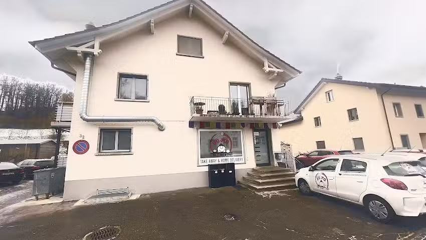 SU-MO Sushi, Momos & Curry