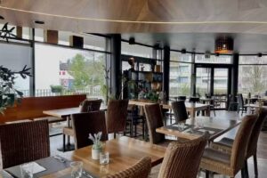 Suba Casa Caf&eacute;, Bar, Restaurant.