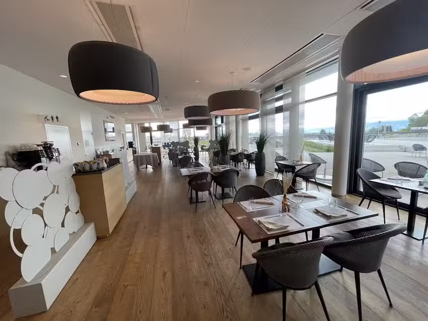 The AQUA&rsquo;SPHERE Restaurant