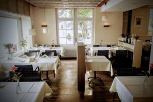 Tracht &ndash; EIN HAUS AM SEE