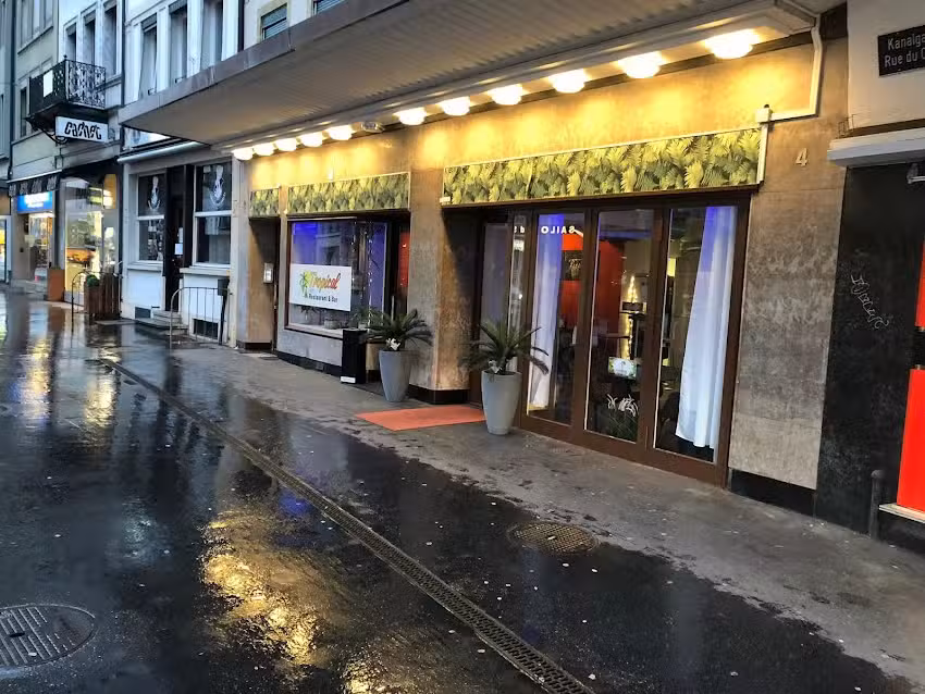 Tropical Bar Restaurant