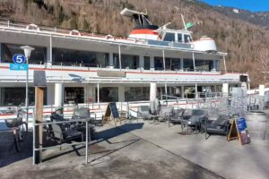 Ufem Fluss Restaurantschiff