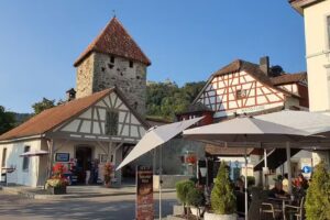 Uferlos – An der Schifflände