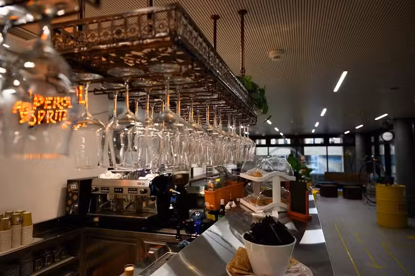 Urb&rsquo;en Bar