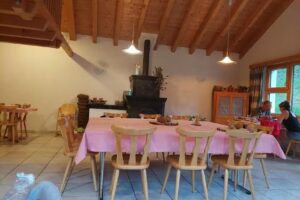 Ustria dalla Staziun