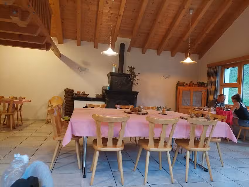 Ustria dalla Staziun