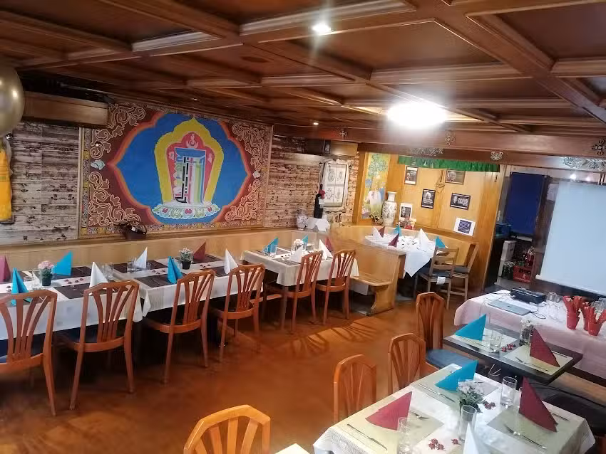 Yak momo Restaurant &ndash; Kurier St Gallen &ndash; Tibetan Restaurant