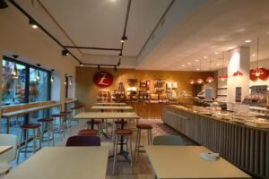 Zenh&auml;usern Martigny Place Centrale